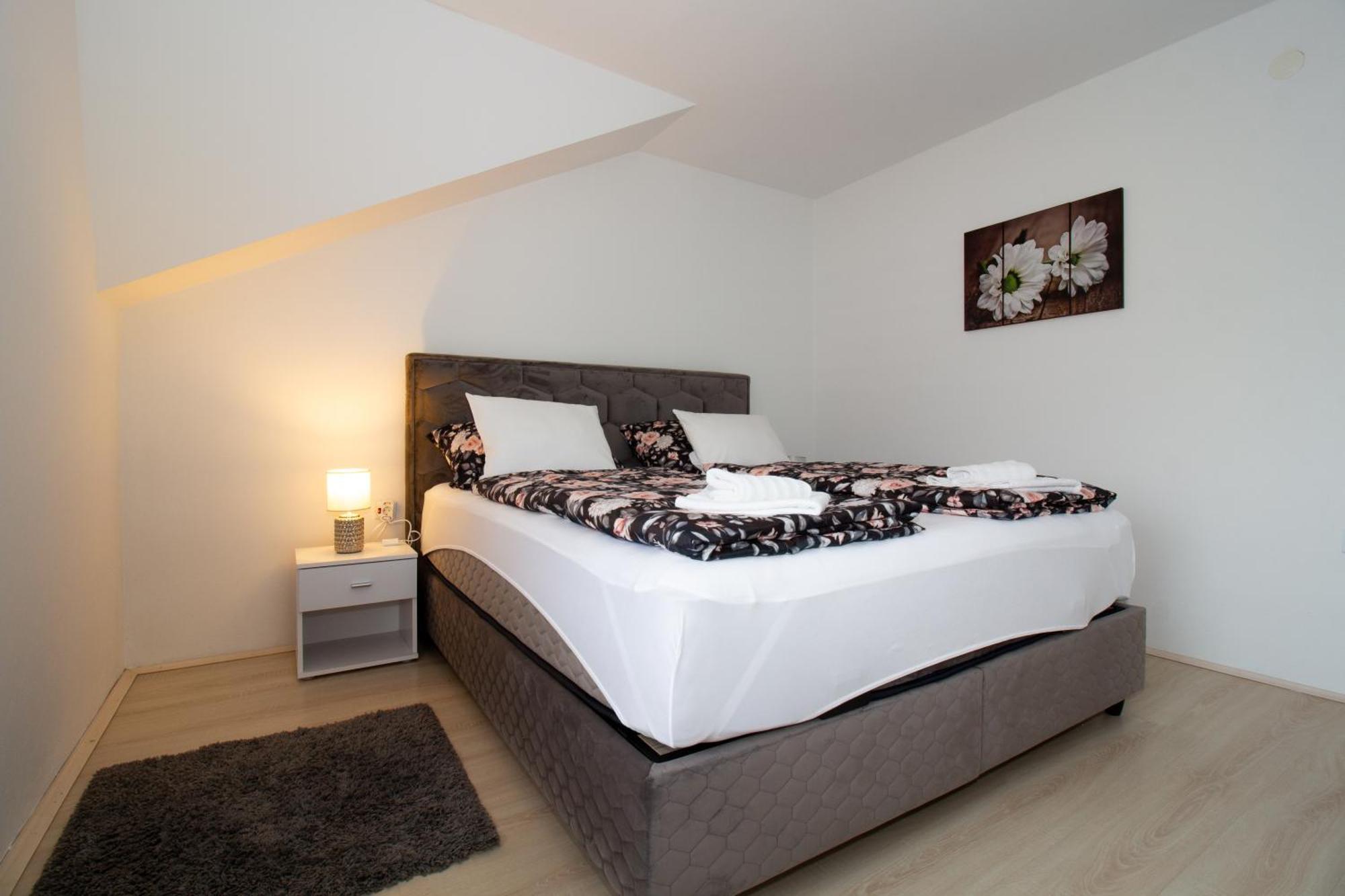 Apartman Keti Donja Lomnica Ngoại thất bức ảnh